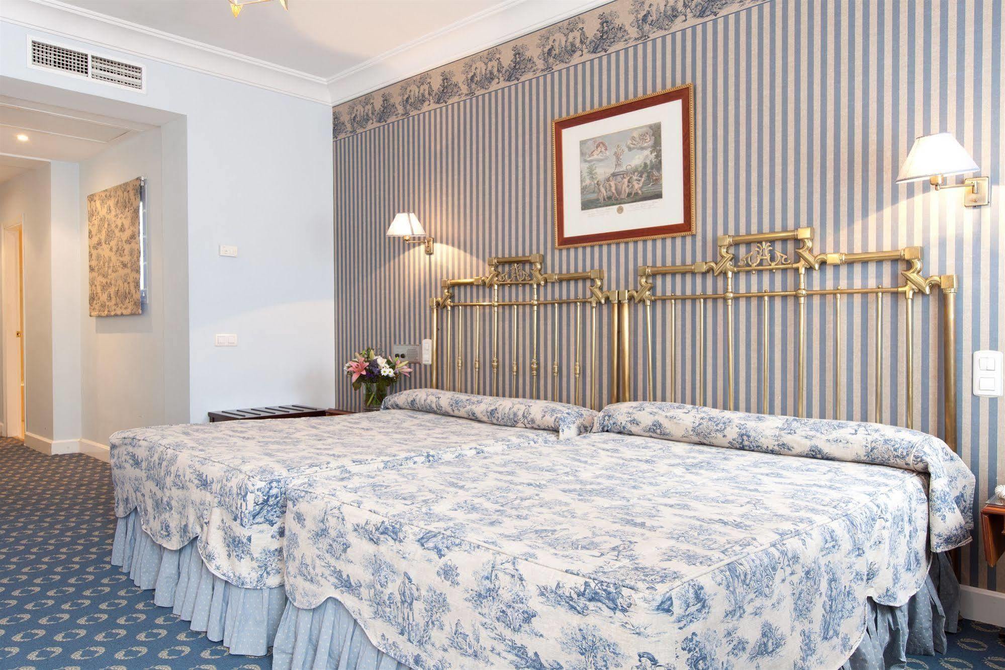 Hotel Dona Maria 4*