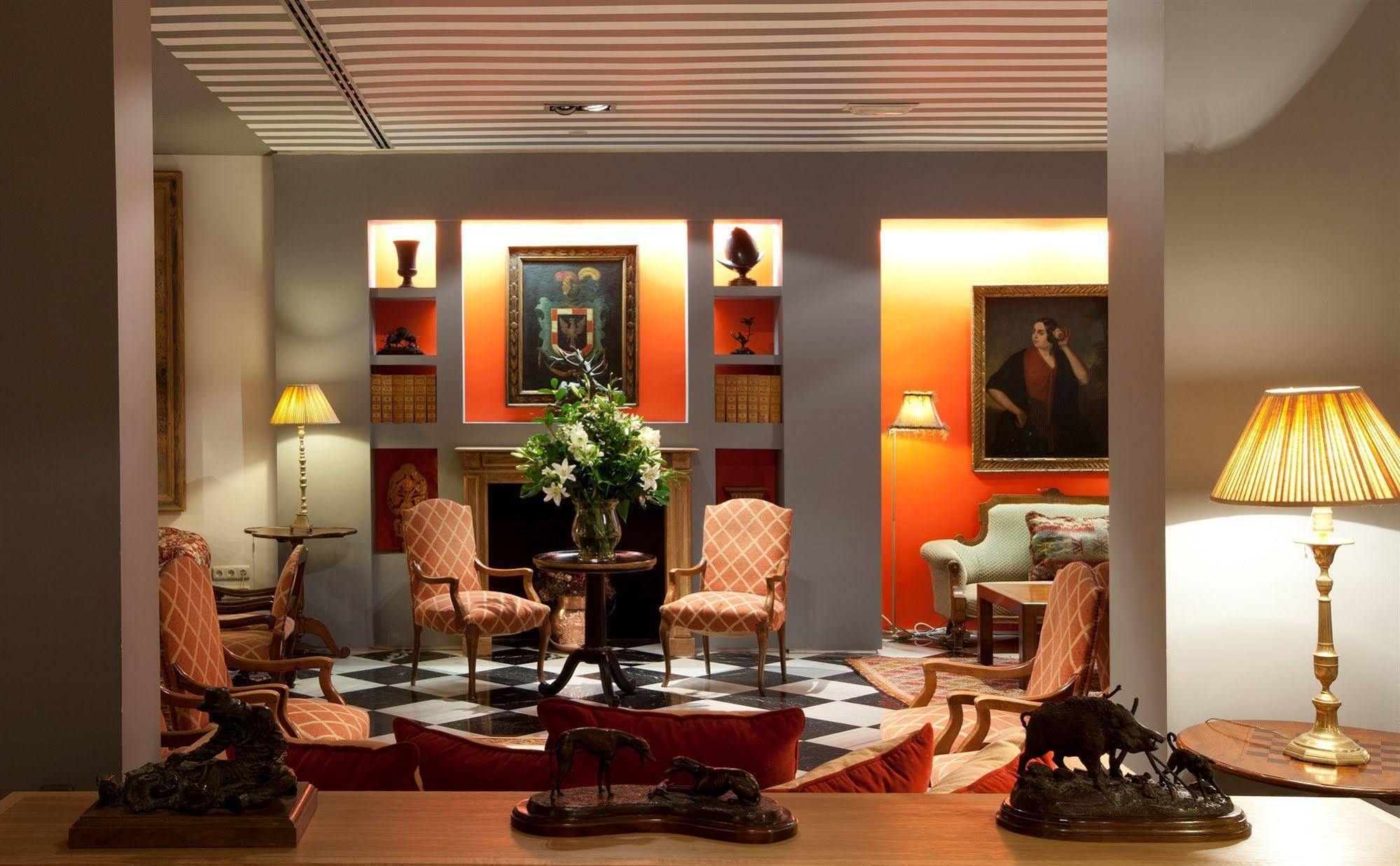 Hotel Dona Maria 4*
